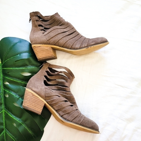 Carlos Santana Vanna cutout booties - Picture 2 of 15